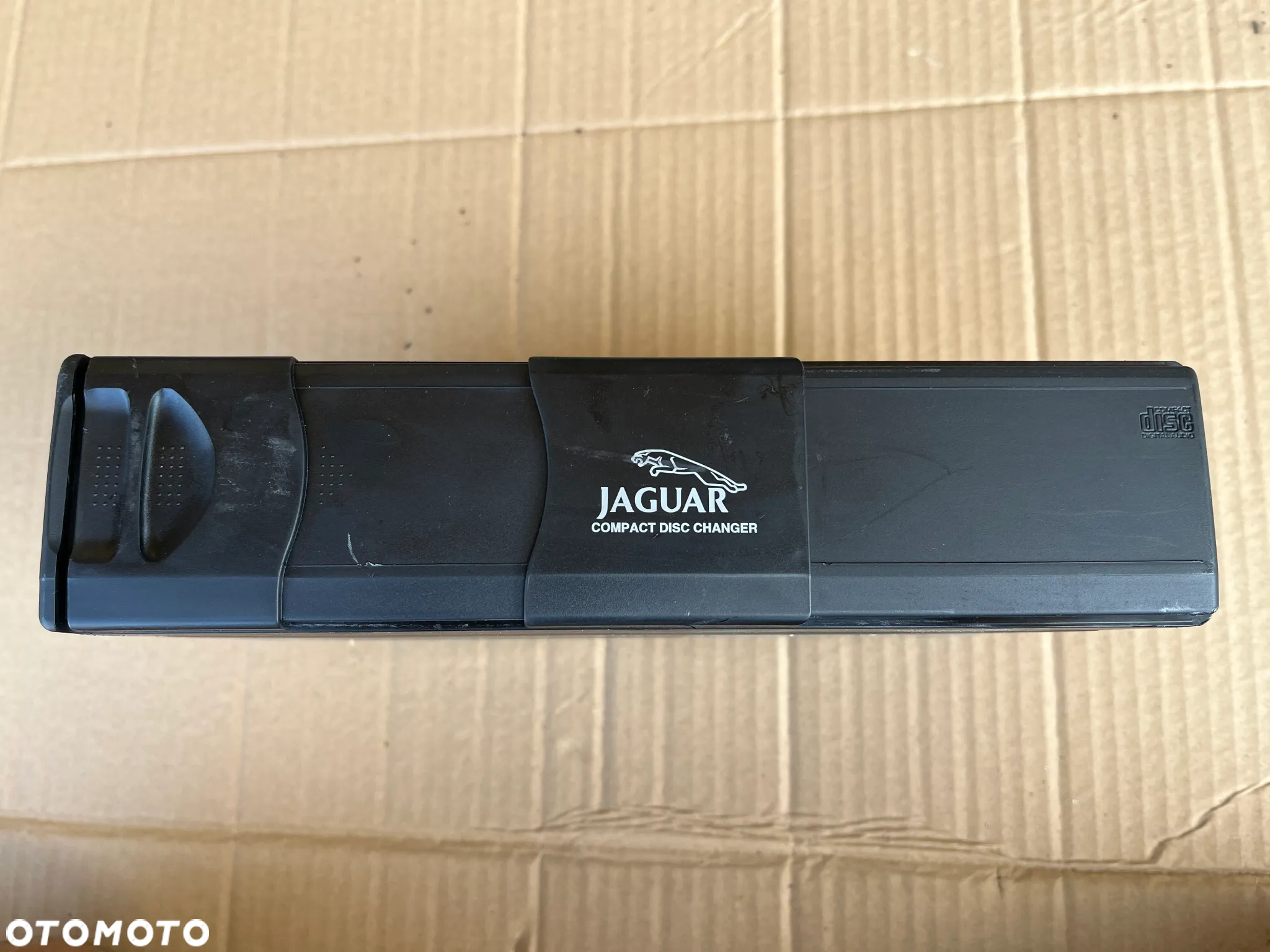 Zmieniarka CD 1X43-18C830 Jaguar XJ X350 X358 - 2