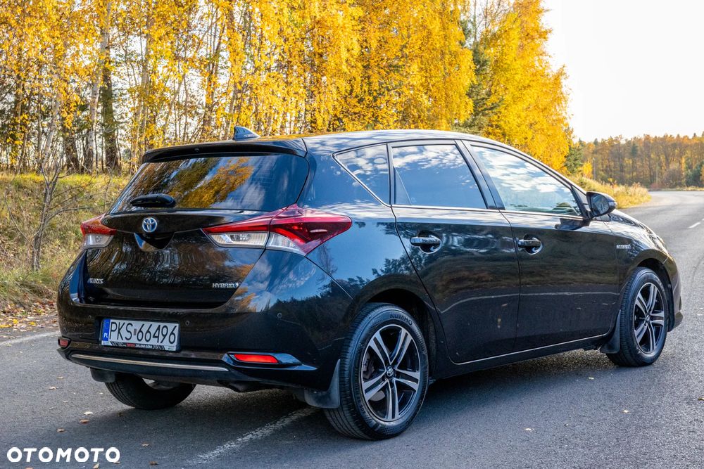 Toyota Auris ver-hatchback-15--19 - 7