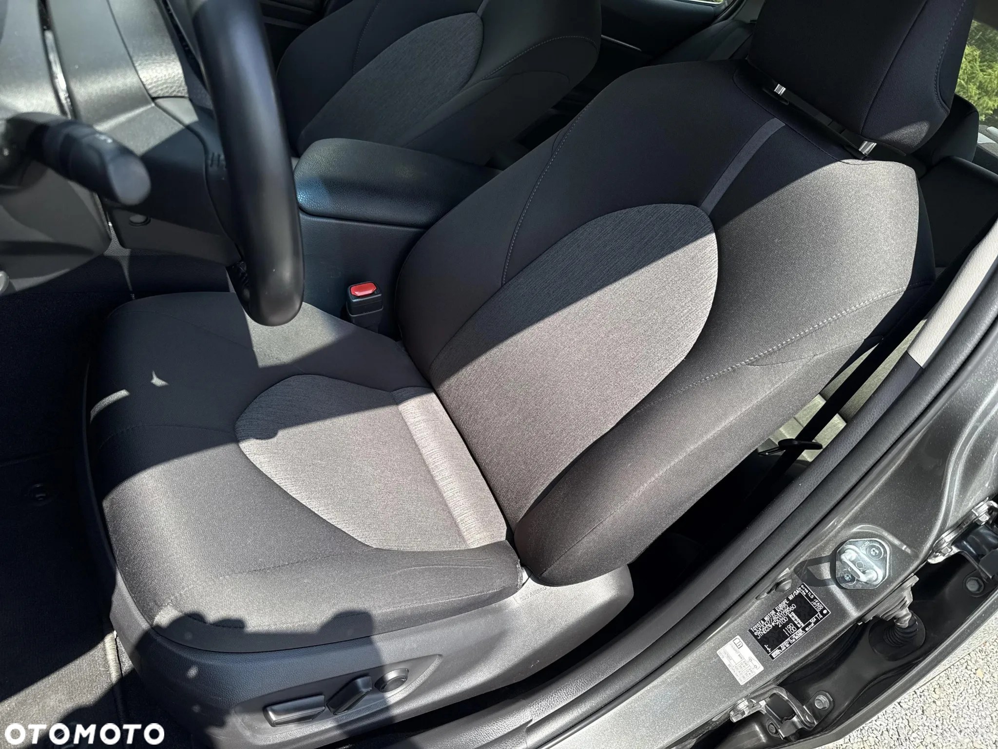 Toyota Camry 2.5 Hybrid Comfort CVT - 9