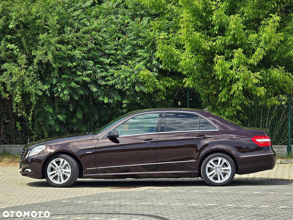 Mercedes-Benz Klasa E 250 CGI BlueEFFICIENCY 7G-TRONIC Avantgarde - 3