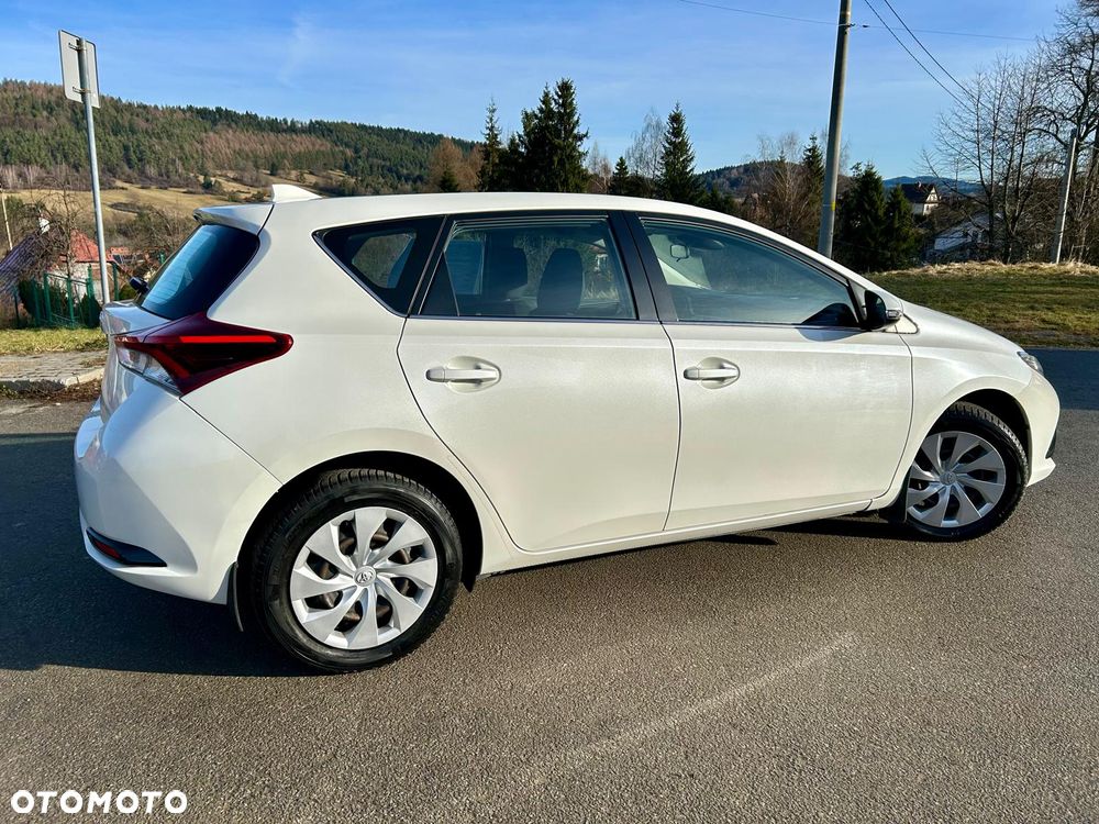 Toyota Auris 1.6 Premium - 9