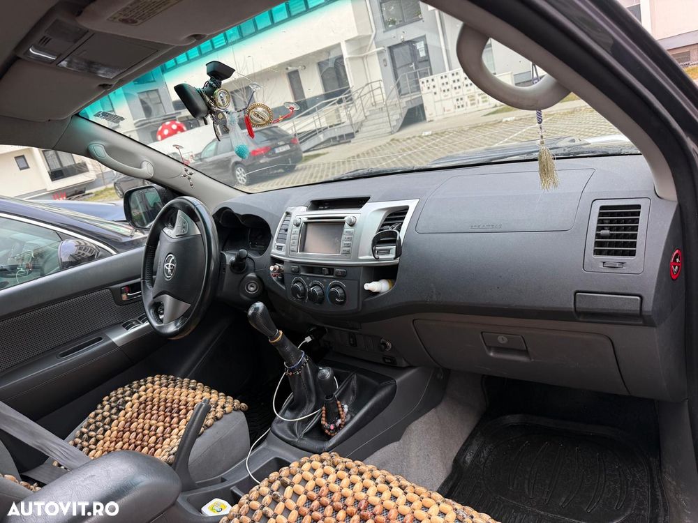 Toyota Hilux - 7