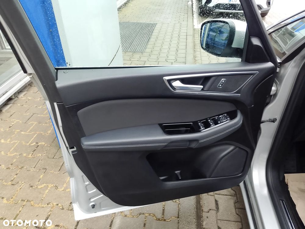 Ford S-Max 2.5 Duratec FHEV TITANIUM - 18