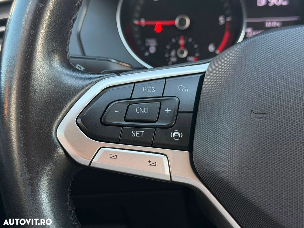 Volkswagen Passat 2.0 TDI DSG Comfortline - 26