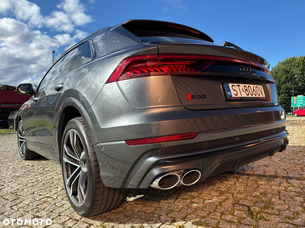 Audi SQ8 - 8