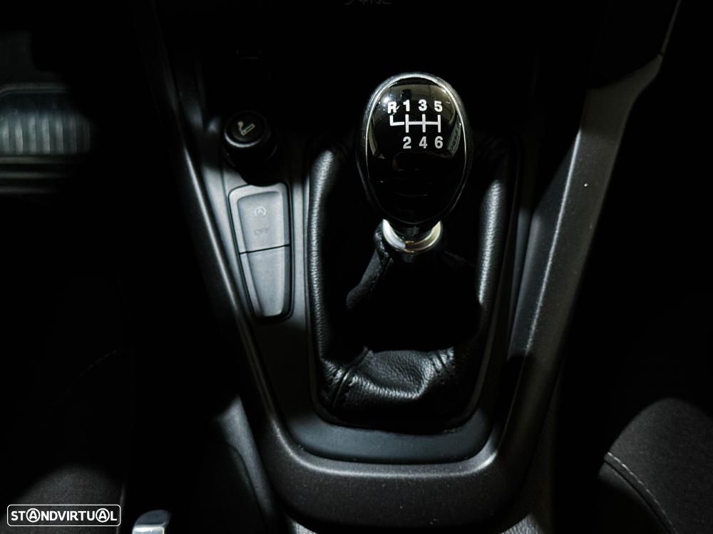Ford Focus 1.6 TDCi Titanium — fotografia 36