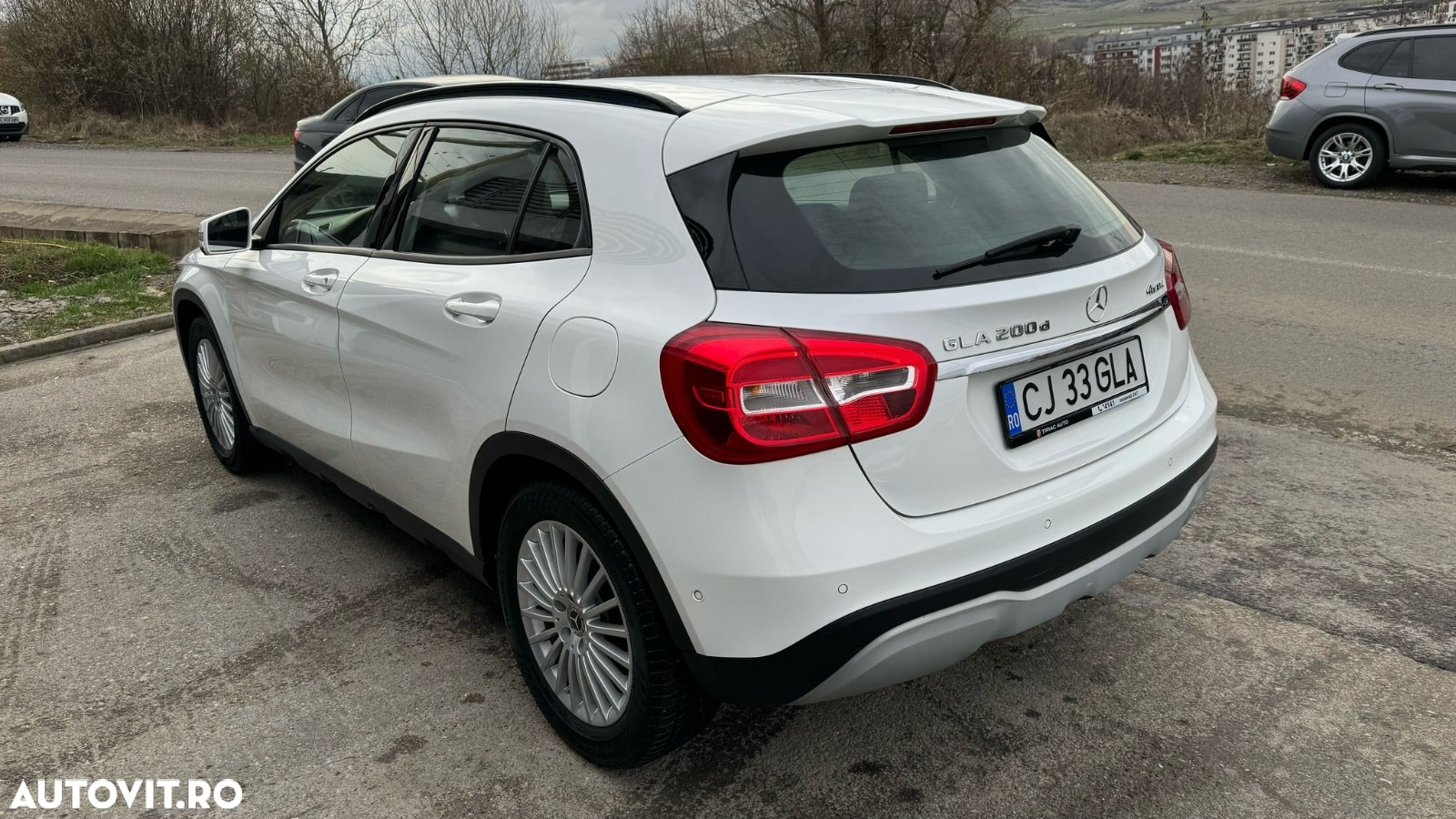 Mercedes-Benz GLA 200 d 4MATIC Aut. - 3