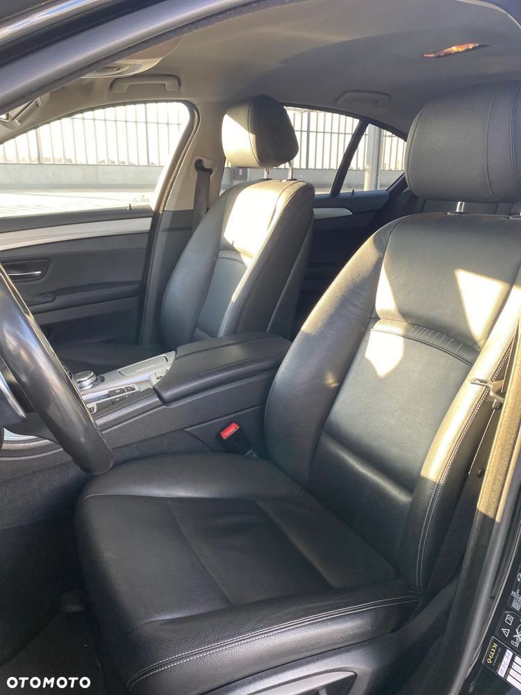 BMW Seria 5 520d Luxury Line - 11