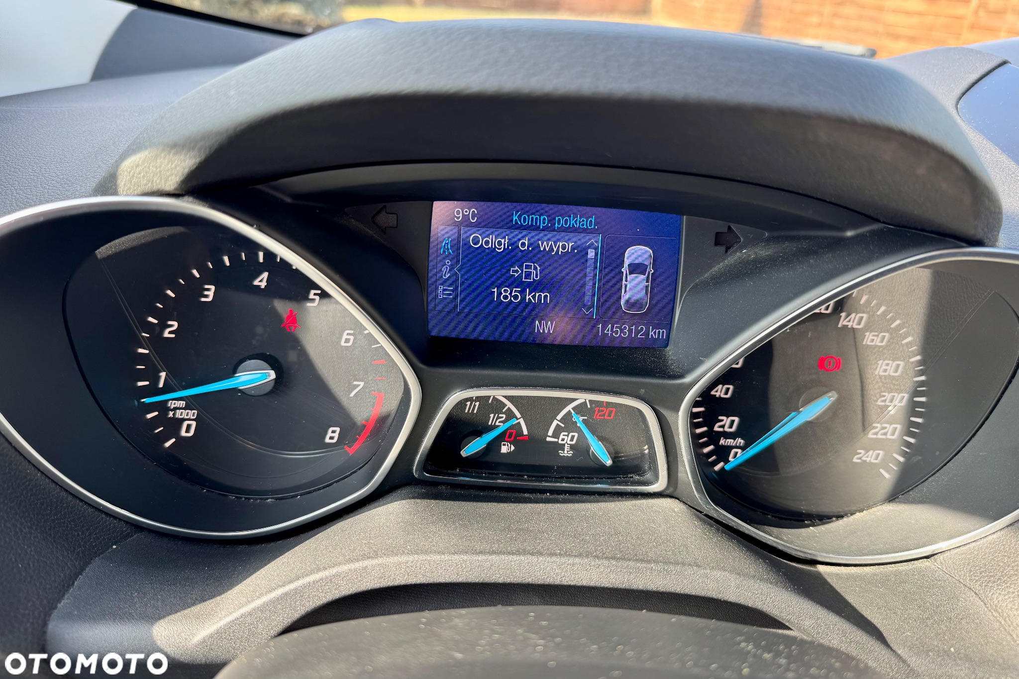 Ford Kuga - 24