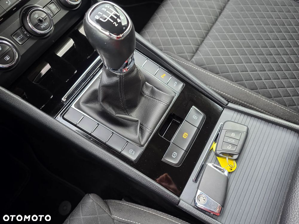 Skoda Superb 1.8 TSI Style - 17