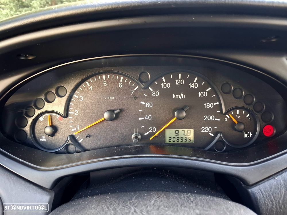 Ford Focus SW 1.6 Ghia - 30
