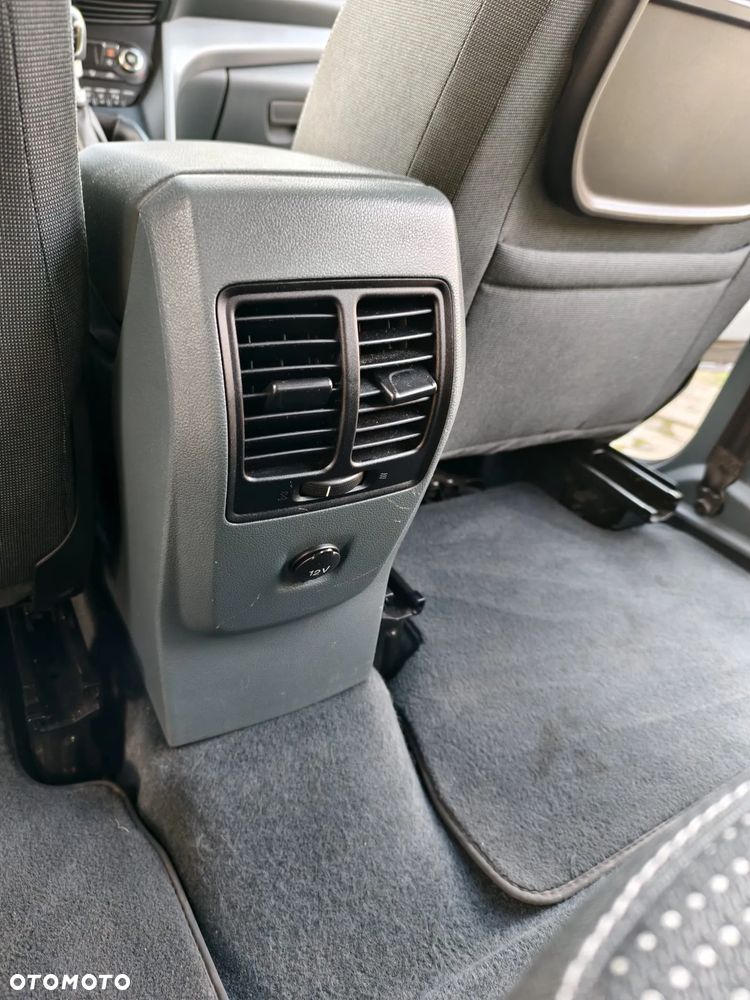 Ford Grand C-MAX - 11