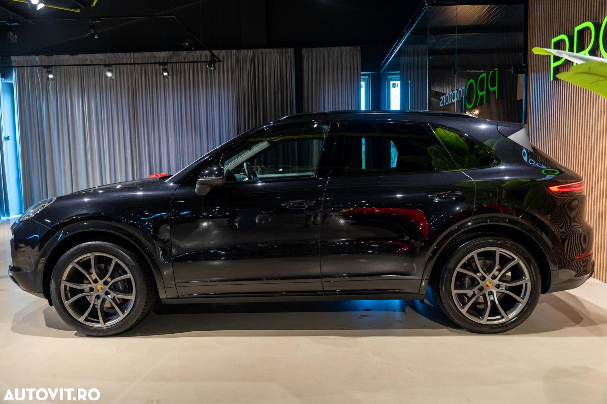 Porsche Cayenne Standard - 29