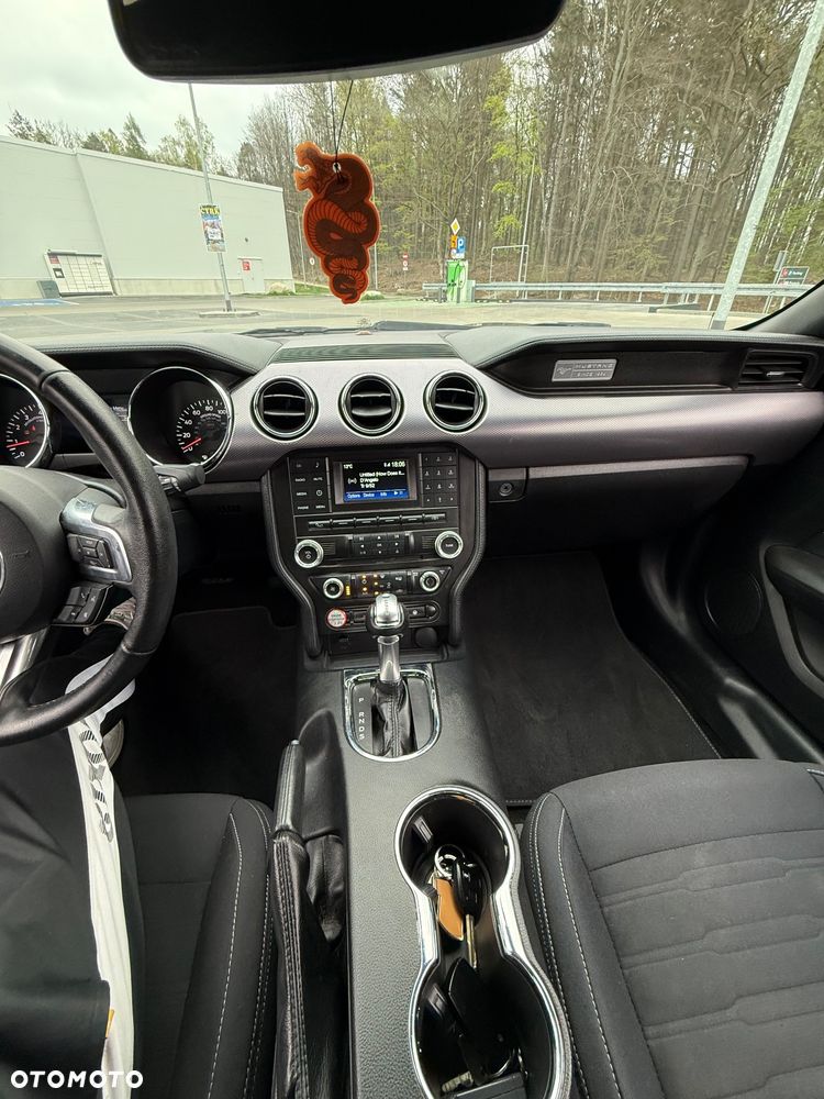 Ford Mustang 5.0 V8 GT - 8