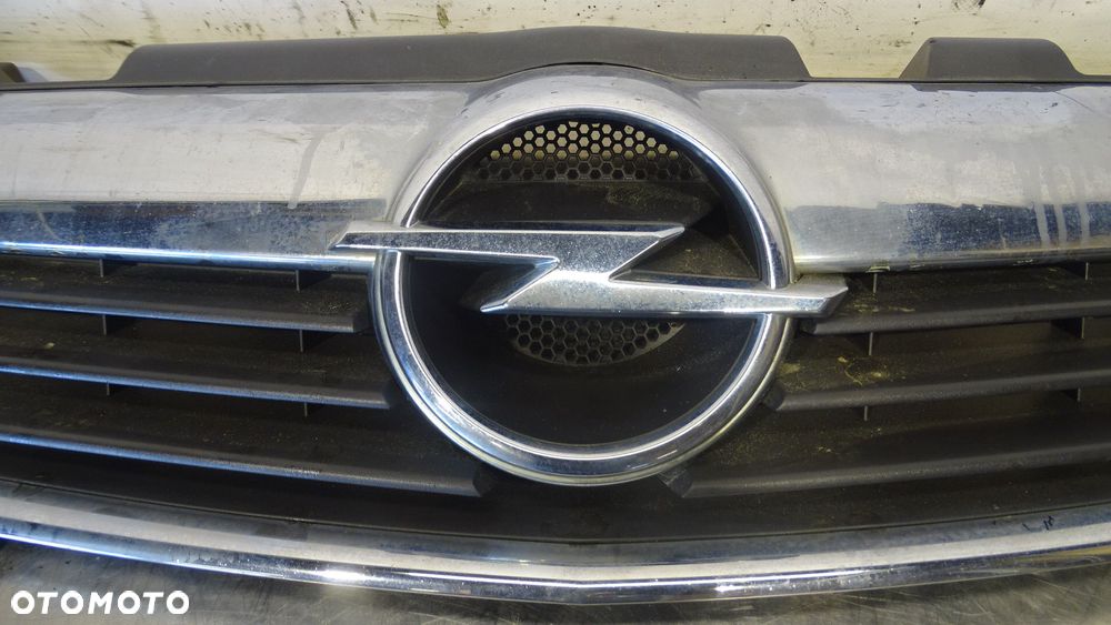 GRILL ATRAPA OPEL ZAFIRA B 1.9CDTI - 3