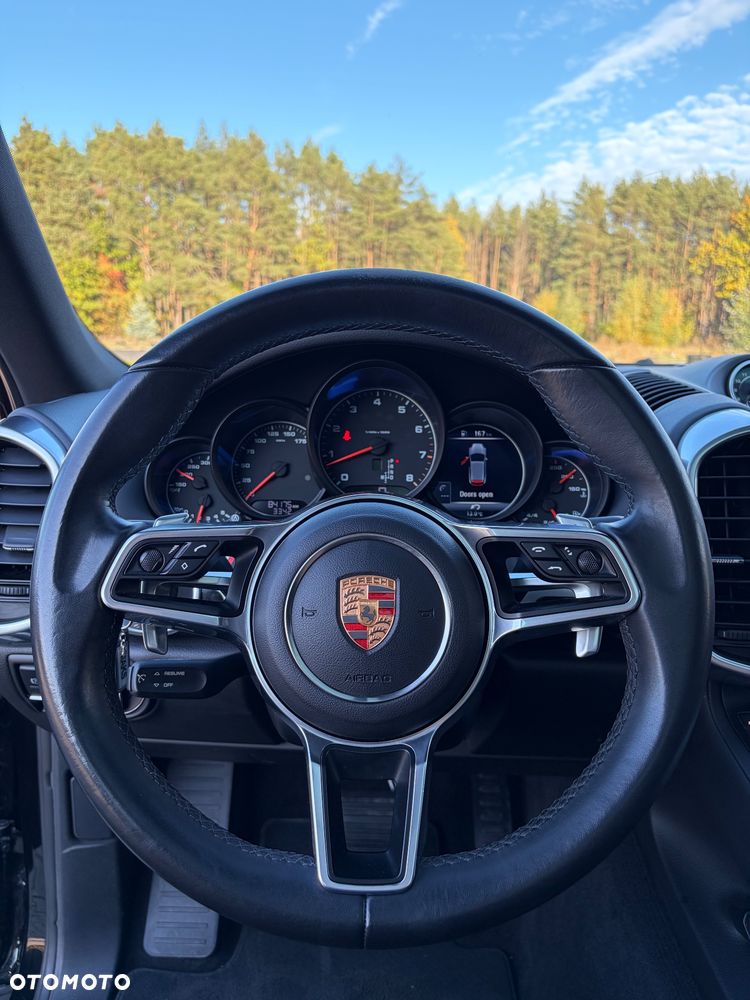 Porsche Cayenne Standard - 28