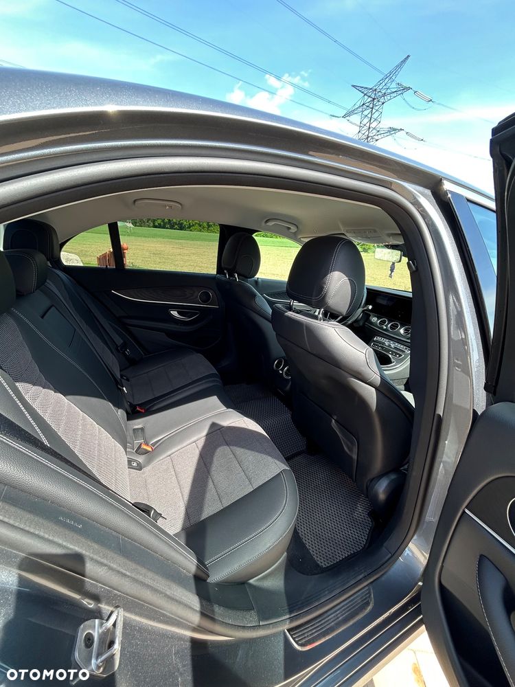 Mercedes-Benz Klasa E 220 d 4-Matic - 10