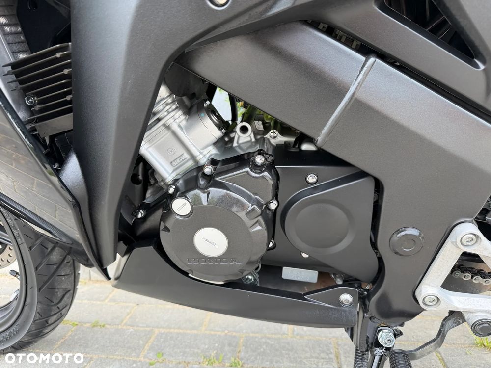 Honda CBR - 27