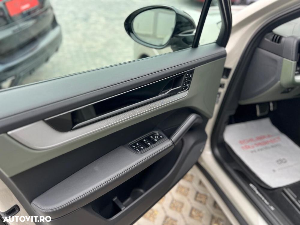 Porsche Cayenne - 12