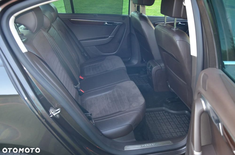 Volkswagen Passat 1.8 TSI Highline DSG - 24