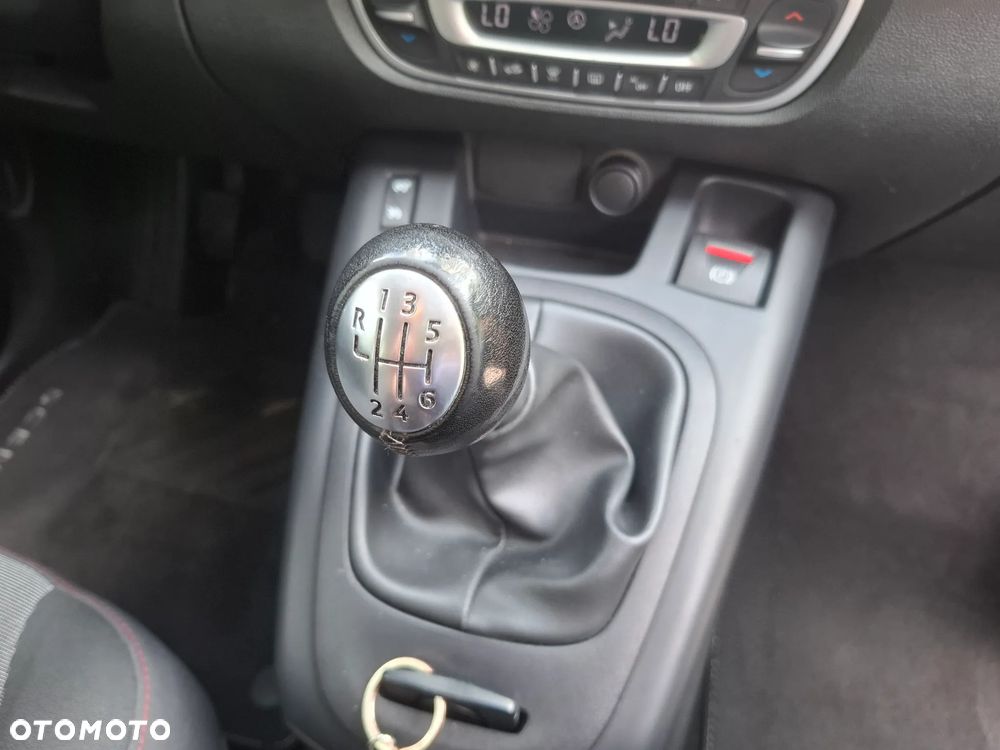Renault Scenic ENERGY TCe 115 Bose Edition - 11