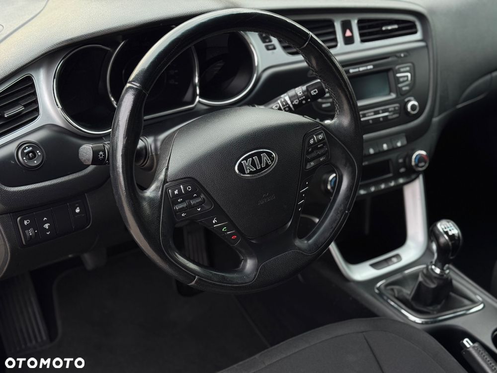Kia Ceed 1.6 GDI ISG Spirit - 13