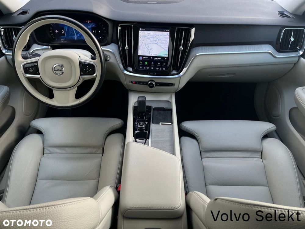 Volvo V60 Cross Country - 14