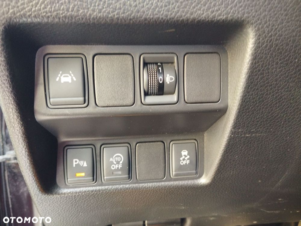 Nissan Qashqai 1.6 DIG-T N-Connecta - 17