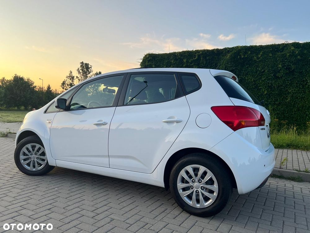 Kia Venga 1.4 CVVT Business Line - 16