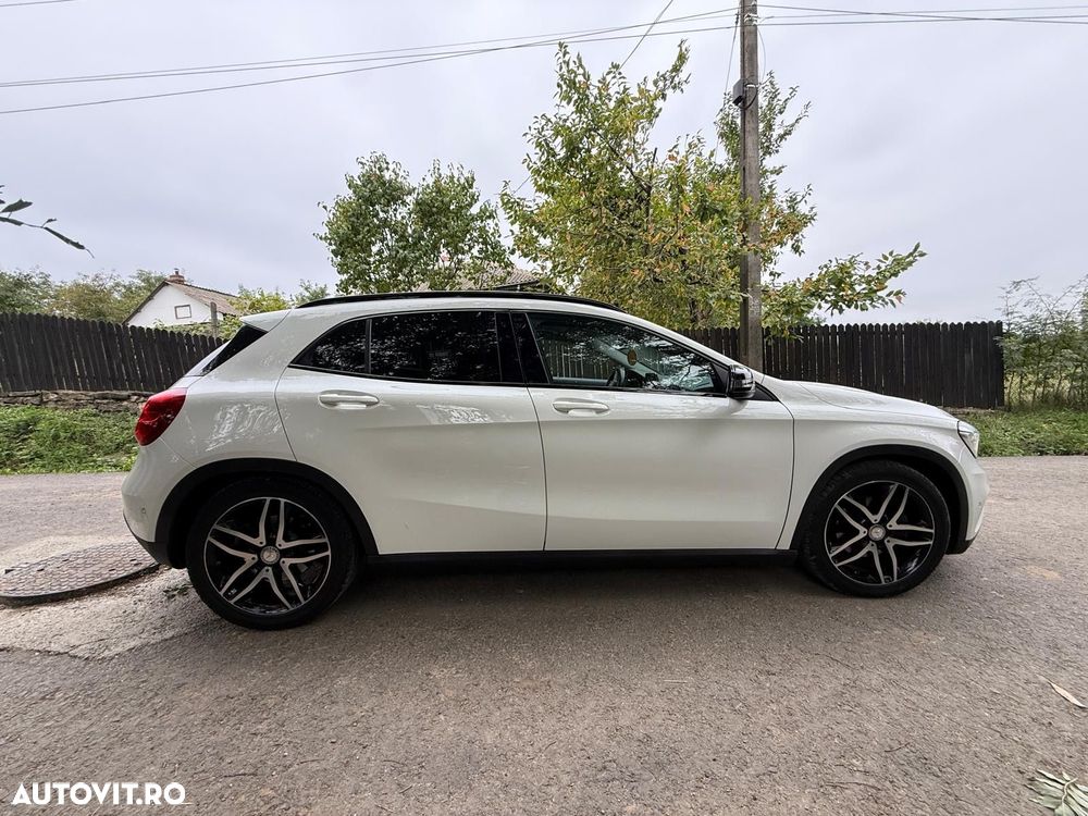 Mercedes-Benz GLA 220 d 7G-DCT Urban - 4