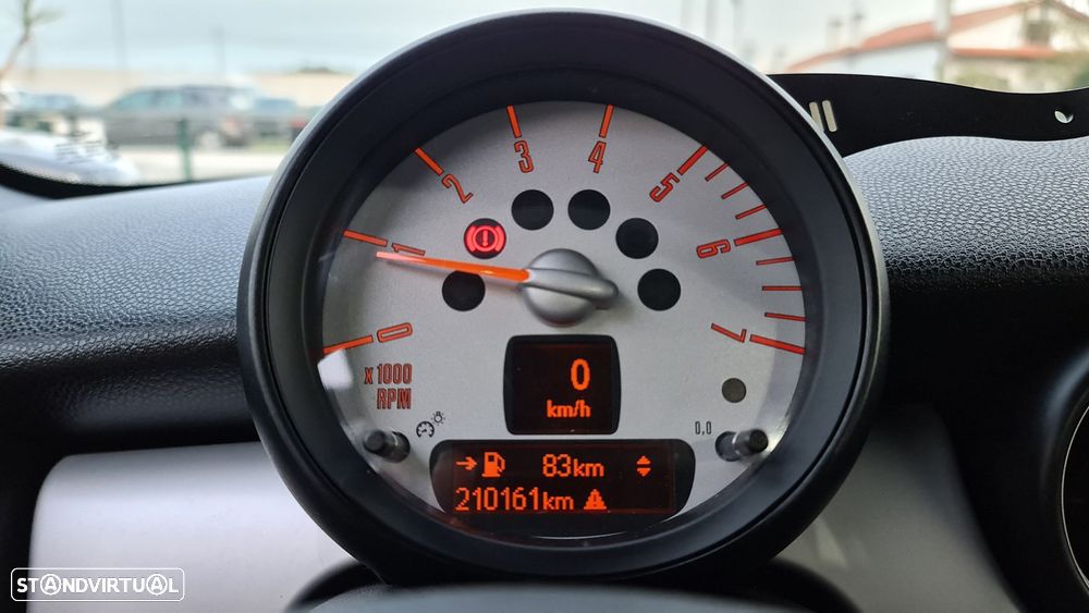 MINI 3 Portas Cooper D - 25