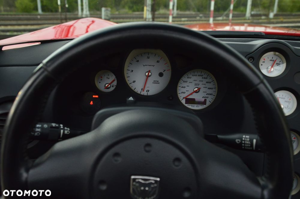 Dodge Viper - 8