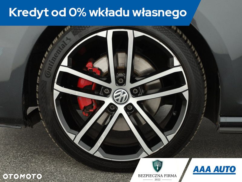 Volkswagen Golf - 13