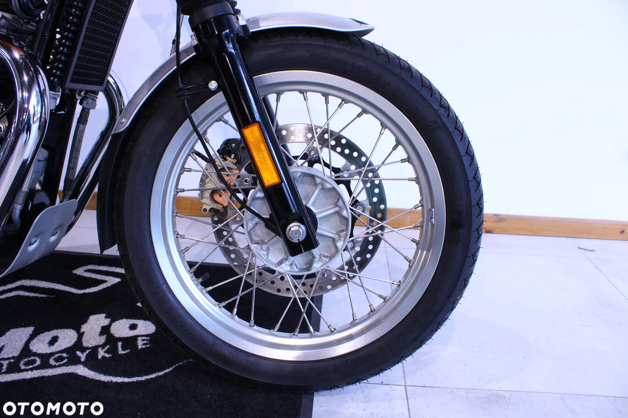 Royal Enfield Interceptor - 23