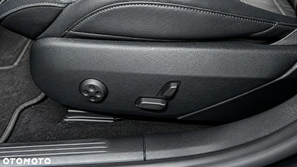 Mercedes-Benz Klasa C 220 d 4Matic All-Terrain 9G-TRONIC Avantgarde - 16