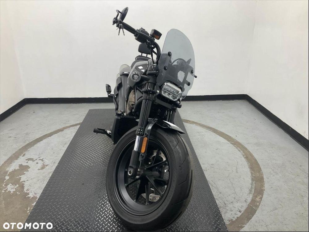 Harley-Davidson Sportster - 2