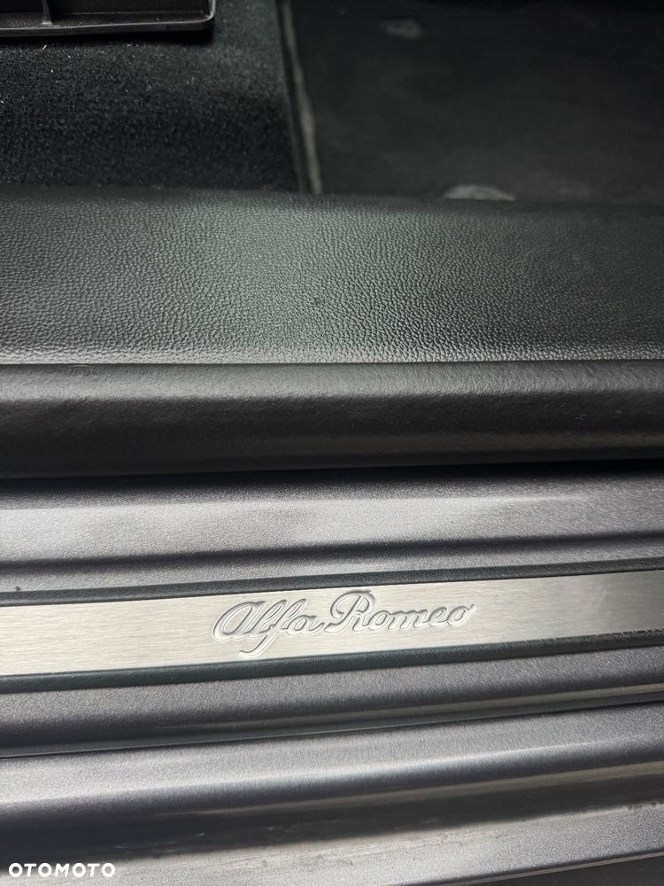 Alfa Romeo Stelvio 2.0 Turbo TI Q4 - 12