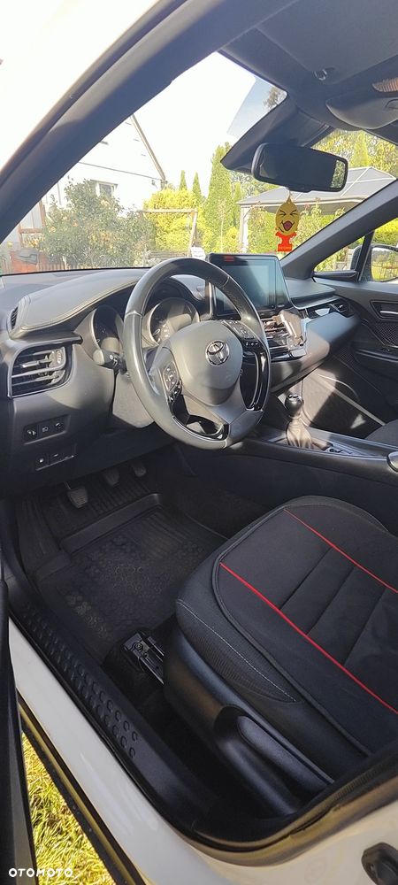 Toyota C-HR - 16