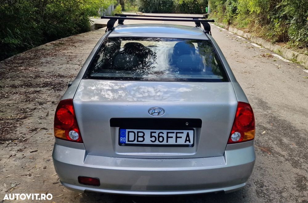 Hyundai Accent 1.3i - 5