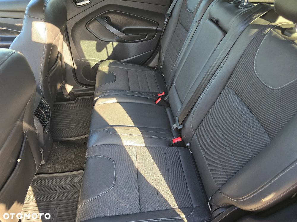 Ford Kuga 2.0 TDCi 2x4 Titanium - 18
