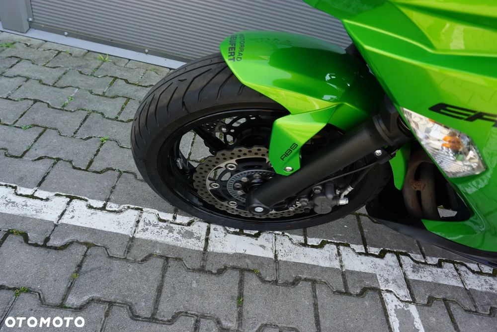 Kawasaki ER - 13