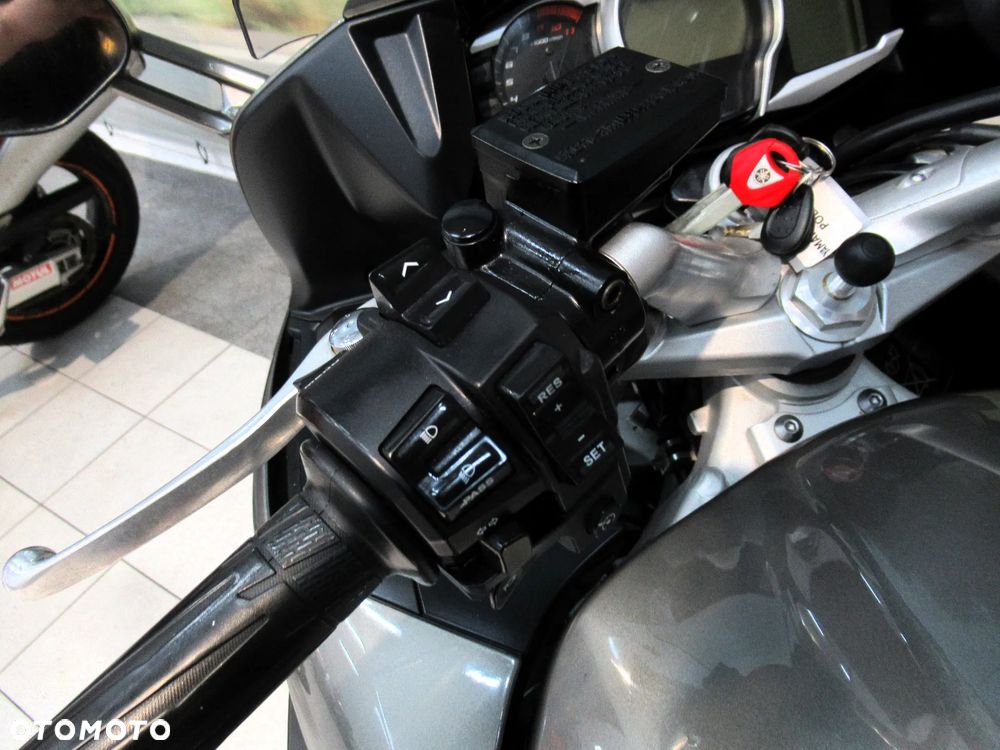 Yamaha FJR - 16