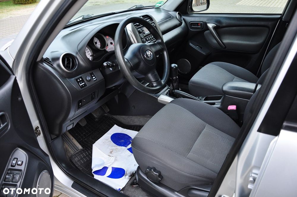 Toyota RAV4 1.8 VVT-i 4x2 - 30