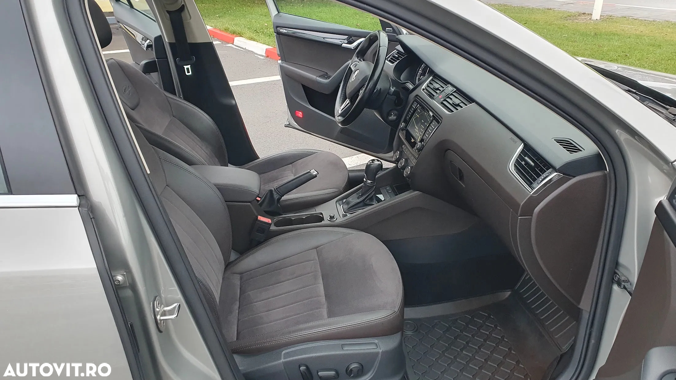 Skoda Octavia 2.0 TDI DSG 4X4 Laurin & Klement - 24