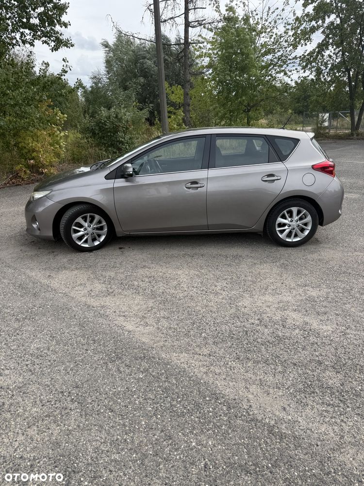 Toyota Auris - 2