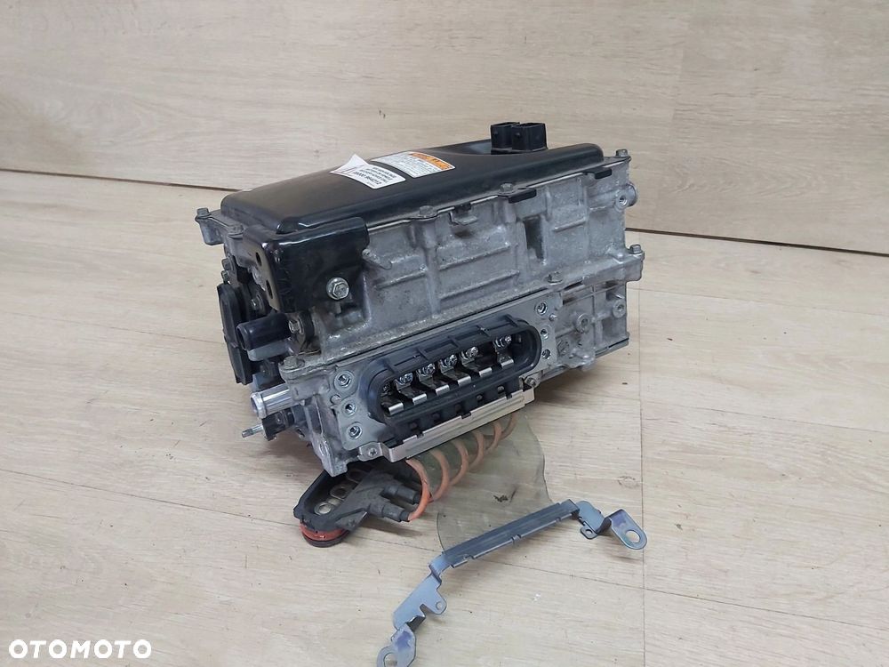 Toyota Prius IV 1,8 xw50 inwerter falownik g9200-47240 - 2
