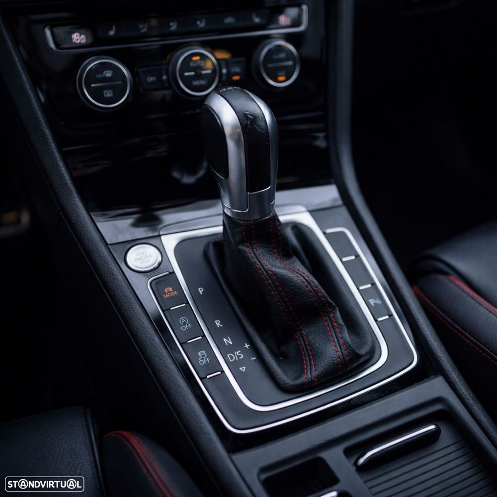 VW Golf 2.0 TSI GTI DSG - 26