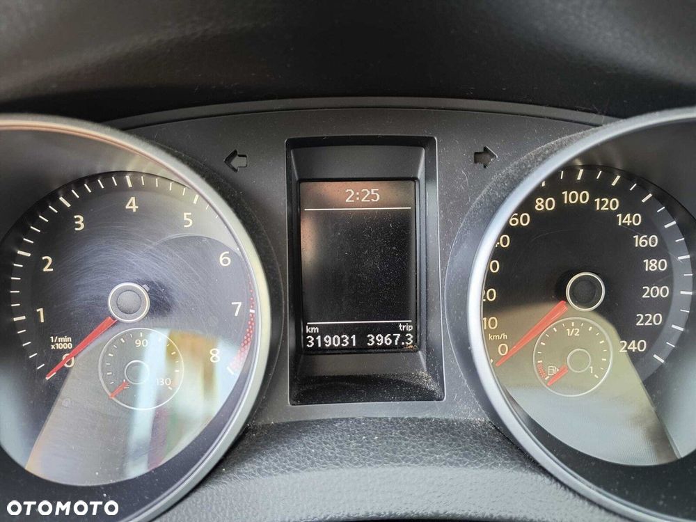 Volkswagen Golf - 31