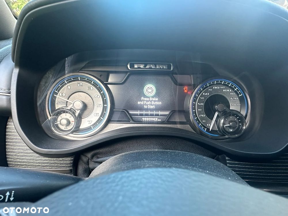 RAM 1500 Crew Cab Shortbed Limited - 13