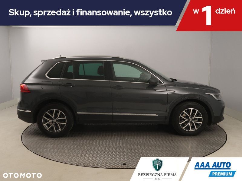 Volkswagen Tiguan - 8